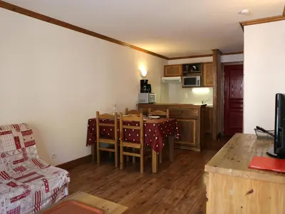 Cuisine ou kitchenette dans l'établissement Appartement spacieux 6 personnes avec WIFI à Aussois - FR-1-508B-36