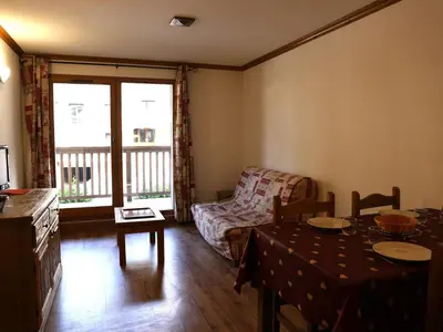 Coin salon dans l'établissement Appartement spacieux 6 personnes avec WIFI à Aussois - FR-1-508B-36