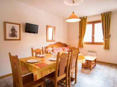 Télévision ou salle de divertissement dans l'établissement Appartement confortable pour 5/6 pers, wifi gratuit - FR-1-508B-21