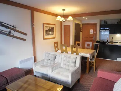 Cuisine ou kitchenette dans l'établissement Stunning 3 bed duplex in the heart of Arc 1950 village - 601 Auberge Jerome - sleeps 8