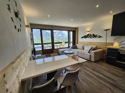 Coin salon dans l'établissement Résidence Bec Rouge - Appartement rénové·Skis aux pieds·Balcon MAE-6213