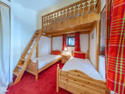 Un ou plusieurs lits dans un hébergement de l'établissement Duplex 3 pièces avec wifi et parking, 6 pers., au pied des pistes à Val-d'Isère - FR-1-694-422