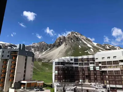 Vue générale sur la montagne ou vue sur la montagne depuis l'appartement