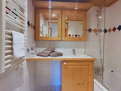 Salle de bains dans l'établissement Borselier vue Montagne, Spa & Terrasse