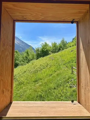 Vue générale sur la montagne ou vue sur la montagne depuis la maison de vacances
