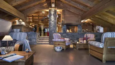 Coin salon dans l'établissement Mira, Vue Exceptionnelle confort piscine, Spa