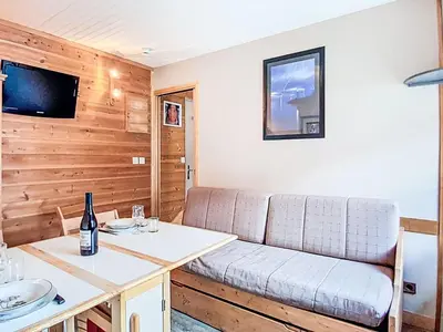 Télévision ou salle de divertissement dans l'établissement Apartment Les Chaudes Almes by Interhome