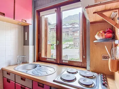 Cuisine ou kitchenette dans l'établissement Apartment Les Chaudes Almes by Interhome