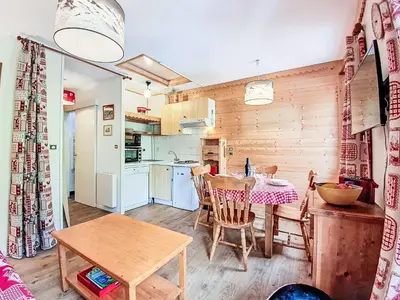 Cuisine ou kitchenette dans l'établissement Apartment Le Balcon des Brevières by Interhome