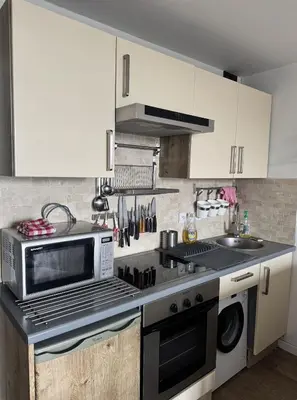 Cuisine ou kitchenette dans l'établissement ARC 2000, Studio rénové 4 couchages, Vue Montagne