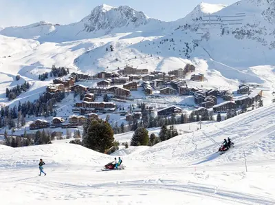 L'établissement BELLE PLAGNE - LES NEREIDES - Les deux flocons en hiver