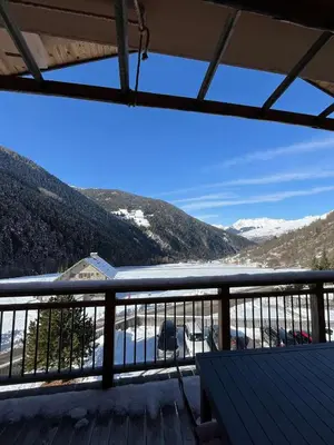 Vue générale sur la montagne ou vue sur la montagne depuis l'appartement