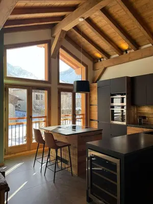 Cuisine ou kitchenette dans l'établissement Les Hirondelles de Bellevue - spacieux logement avec cheminée
