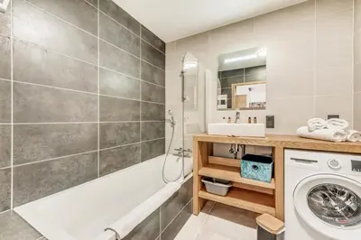 Salle de bains dans l'établissement Résidence Les Terrasses De La Vanoise - 3 Pièces pour 4 Personnes MAE-5923