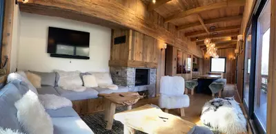 Coin salon dans l'établissement Chalet Les Martin's 4