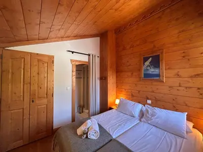 Un ou plusieurs lits dans un hébergement de l'établissement Appartement 9 personnes avec parking à Tignes Val Claret - FR-1-641-119