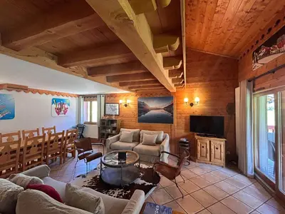 Télévision ou salle de divertissement dans l'établissement Appartement 9 personnes avec parking à Tignes Val Claret - FR-1-641-119
