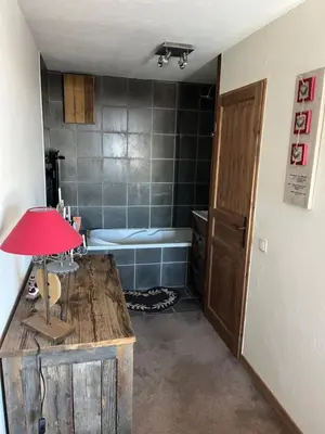 Salle de bains dans l'établissement Appartement Ski aux pieds 3 ch balcon vue pistes et place parking