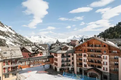 Vue générale sur la montagne ou vue sur la montagne depuis l'appartement