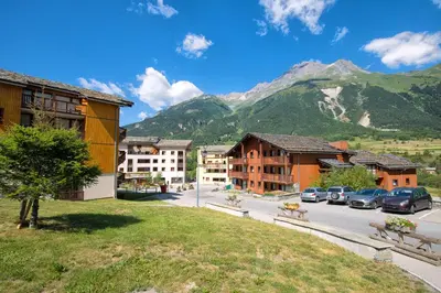 Vue générale sur la montagne ou vue sur la montagne depuis l'appartement