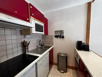 Cuisine ou kitchenette dans l'établissement CUR A 20 Charmant T2, 6pers ski au pied - Val Claret Centre