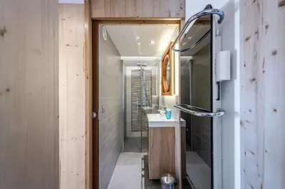 Salle de bains dans l'établissement ARC 1800 double duplex de haut standing