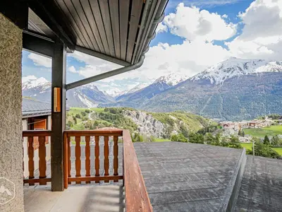 Vue générale sur la montagne ou vue sur la montagne depuis l'appartement