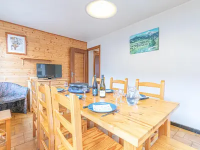 Télévision ou salle de divertissement dans l'établissement Appartement spacieux, centre village, animaux acceptés - FR-1-840-3