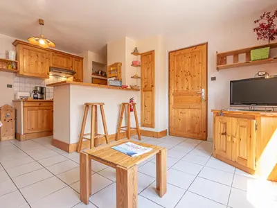 Cuisine ou kitchenette dans l'établissement Appartement au calme avec terrasse, près des pistes, animaux acceptés - FR-1-840-6
