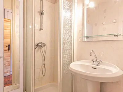 Salle de bains dans l'établissement Studio lumineux 2* pour 3 pers, proche remontées, balcon - FR-1-840-16