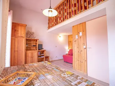 Télévision ou salle de divertissement dans l'établissement Studio avec balcon et Wifi à Aussois - FR-1-840-18