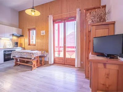 Cuisine ou kitchenette dans l'établissement Studio avec balcon et Wifi à Aussois - FR-1-840-18