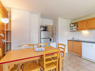 Cuisine ou kitchenette dans l'établissement Charmant Duplex à Aussois - 6 pers, Balcon, Parking - FR-1-840-21