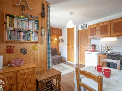 Cuisine ou kitchenette dans l'établissement Studio cocooning 3 pers, vue montagnes à Aussois - FR-1-840-33