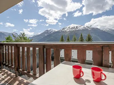 Vue générale sur la montagne ou vue sur la montagne depuis l'appartement