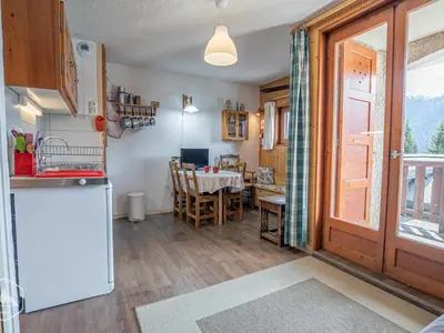 Cuisine ou kitchenette dans l'établissement Studio cocooning 3 pers, vue montagnes à Aussois - FR-1-840-33