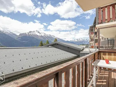 Vue générale sur la montagne ou vue sur la montagne depuis l'appartement