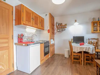 Cuisine ou kitchenette dans l'établissement Studio cocooning 3 pers, vue montagnes à Aussois - FR-1-840-33