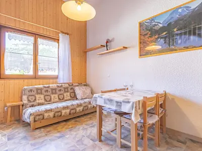 Coin salon dans l'établissement Appartement 2 pièces avec terrasse et WIFI, proche base de loisirs, pour 4 pers. - FR-1-840-26