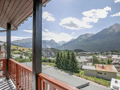 Vue générale sur la montagne ou vue sur la montagne depuis l'appartement