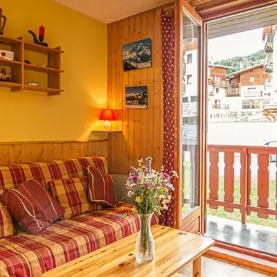 Studio fonctionnel avec balcon pour 3 personnes - FR-1-840-36
