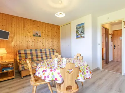 Télévision ou salle de divertissement dans l'établissement Appartement cosy 2 pièces pour 4 pers à Aussois, proche des pistes - FR-1-840-43