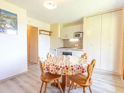 Cuisine ou kitchenette dans l'établissement Appartement cosy 2 pièces pour 4 pers à Aussois, proche des pistes - FR-1-840-43