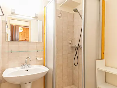 Salle de bains dans l'établissement Appartement cosy 2 pièces pour 4 pers à Aussois, proche des pistes - FR-1-840-43