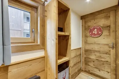 Salle de bains dans l'établissement Val219 Cozy Ski-In Ski-Out with Mountain Views