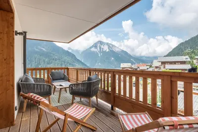 Vue générale sur la montagne ou vue sur la montagne depuis l'appartement