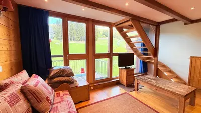 Télévision ou salle de divertissement dans l'établissement Superbe Duplex Centre Station