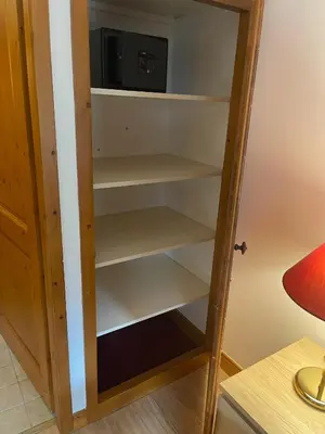 Bibliothèque dans l'appartement