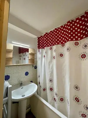 Salle de bains dans l'établissement Studio, terrasse 3 pers Aussois