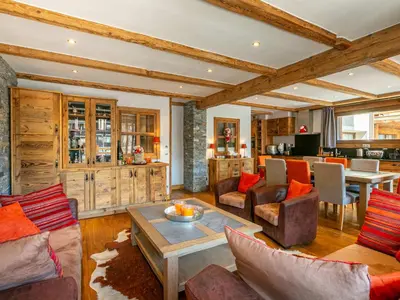 Coin salon dans l'établissement Appartement haut de gamme, au pied des pistes, avec WIFI - FR-1-694-432